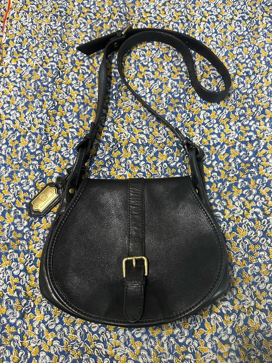 Liz Claiborne Handbags - Vintage Liz Claiborne vintage saddle bag purse.